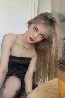 年轻的女老师在线观看